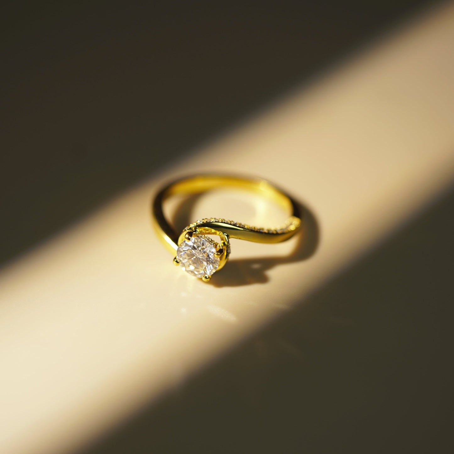 Round Cut Swirl Pave Lab-Grown Diamond Engagement Ring