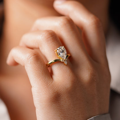 Pear Cut Curved Shank Lab-Grown Diamond Engagement Ring