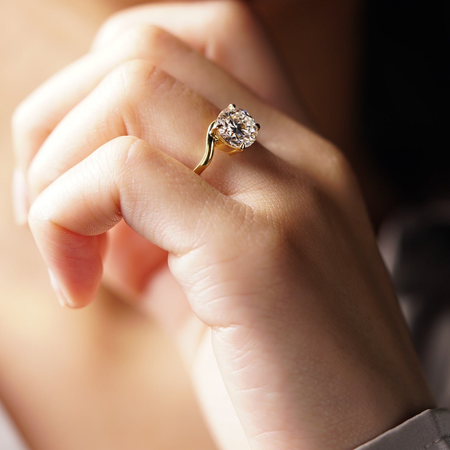 Round Cut Solitaire Lab-Grown Diamond Engagement Ring