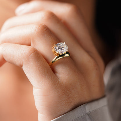 Oval Cut Solitaire Lab-Grown Diamond Engagement Ring