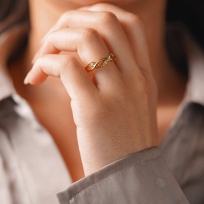 0.11 TCW Round Lab-Grown Diamond Twig Wedding Band