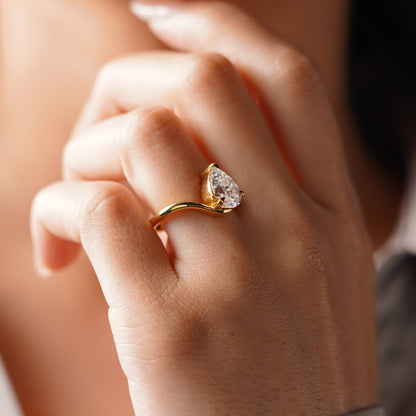 Pear Cut Curved Lab-Grown Diamond Engagement Ring