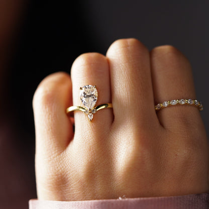 Pear Cut Curved Shank Lab-Grown Diamond Engagement Ring