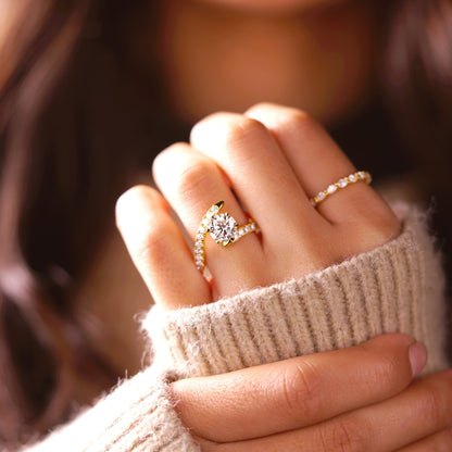 Round Cut Unique Lab-Grown Diamond Engagement Ring