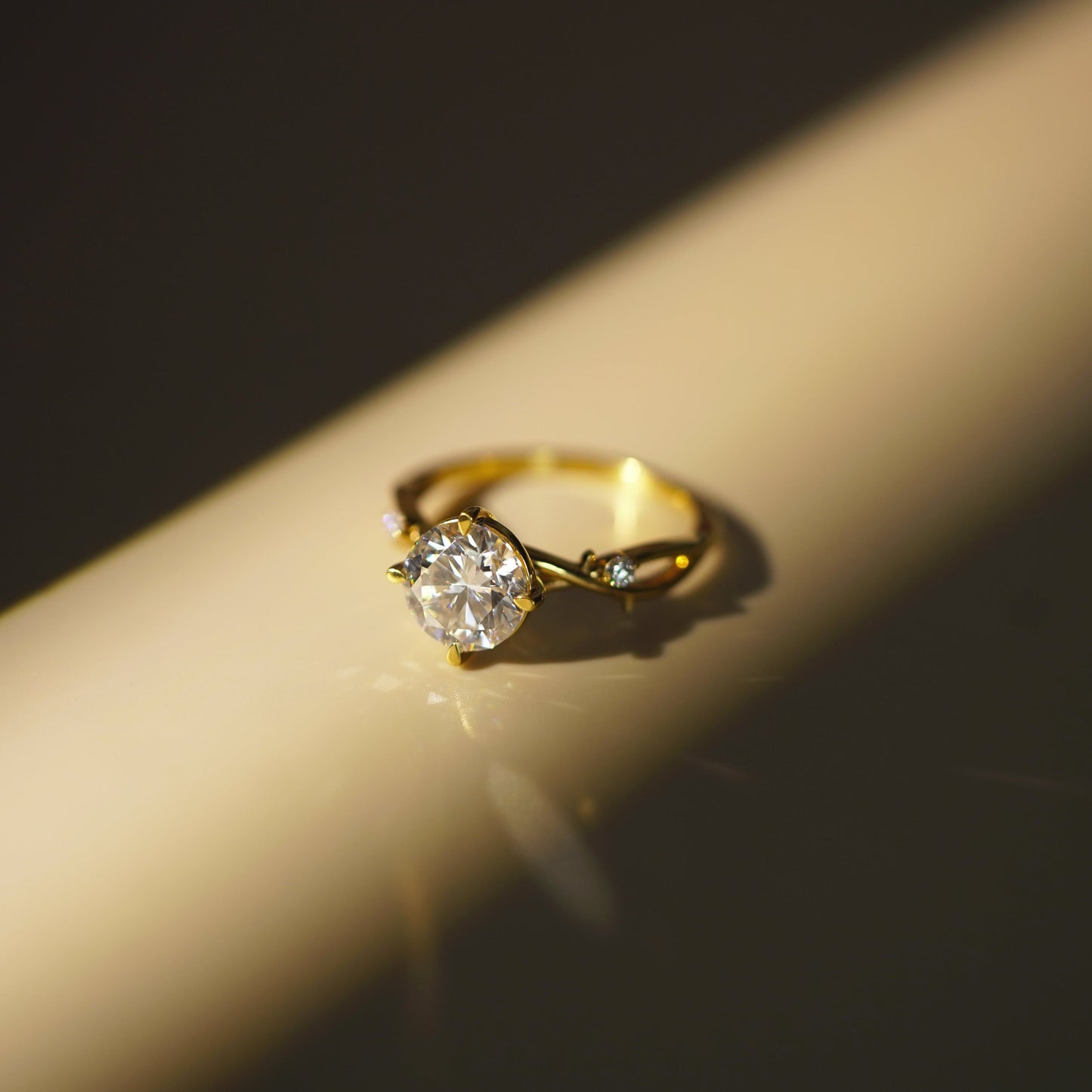 Round Cut Twig Lab-Grown Diamond Engagement Ring