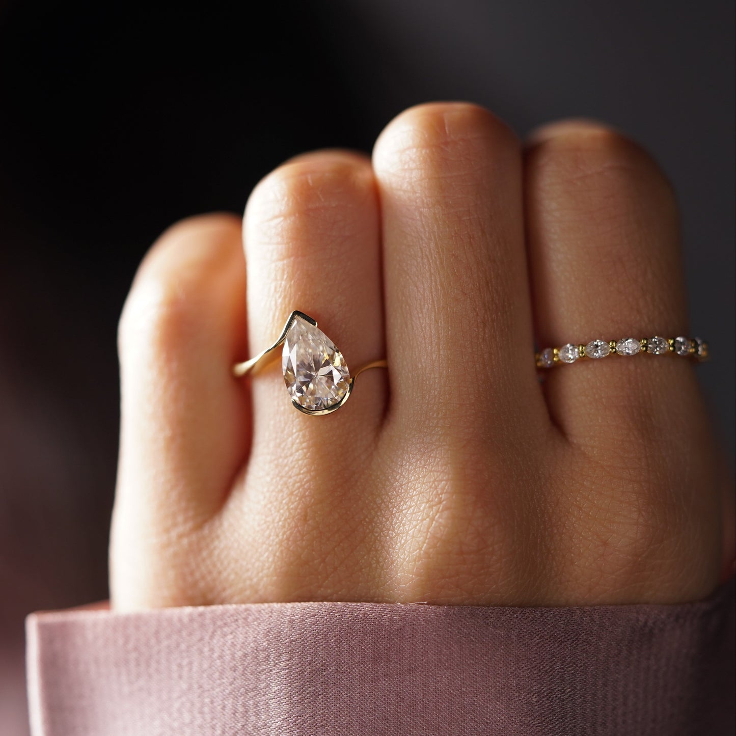 Pear Cut Swirl Lab-Grown Diamond Engagement Ring