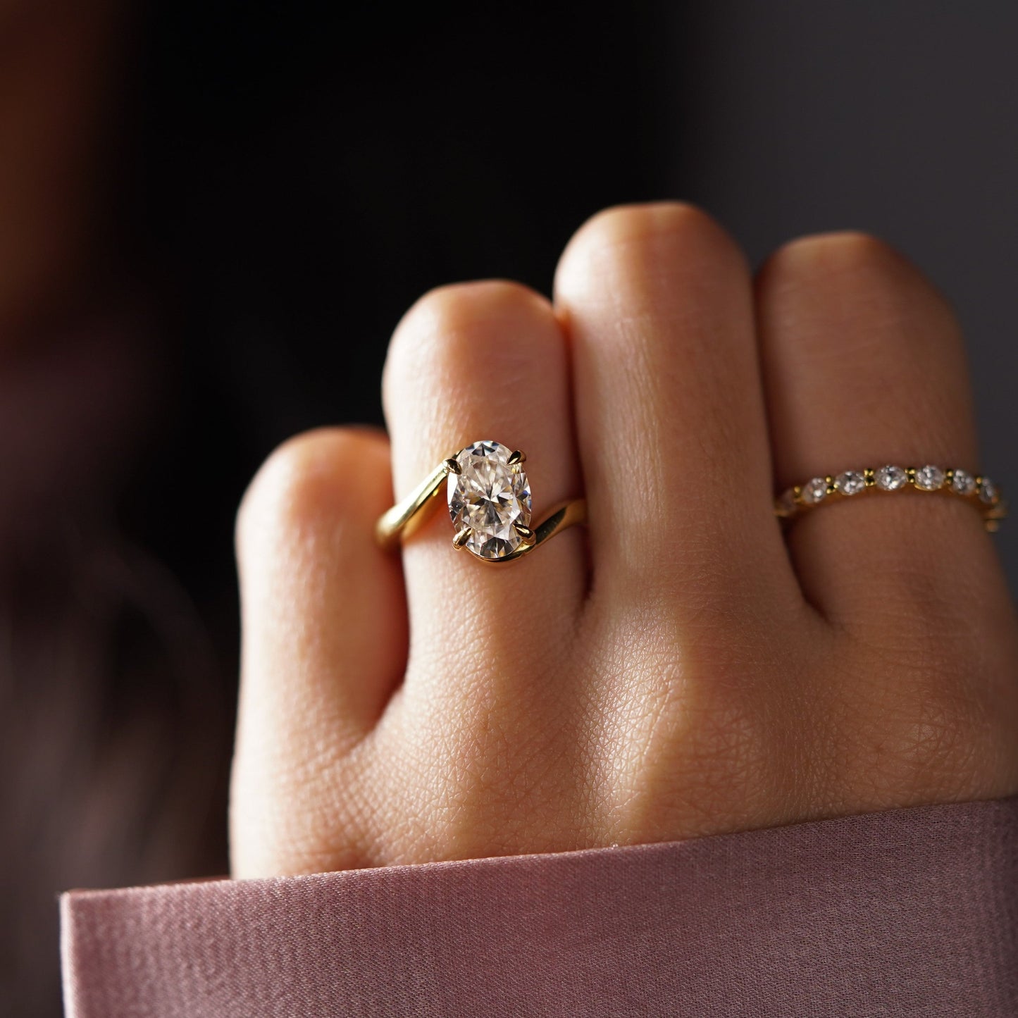 Oval Cut Swirl Lab-Grown Diamond Engagement Ring