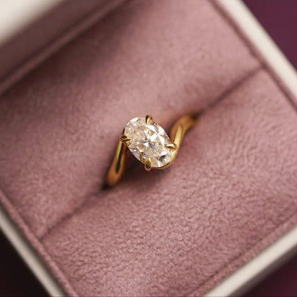 Oval Cut Swirl Lab-Grown Diamond Engagement Ring