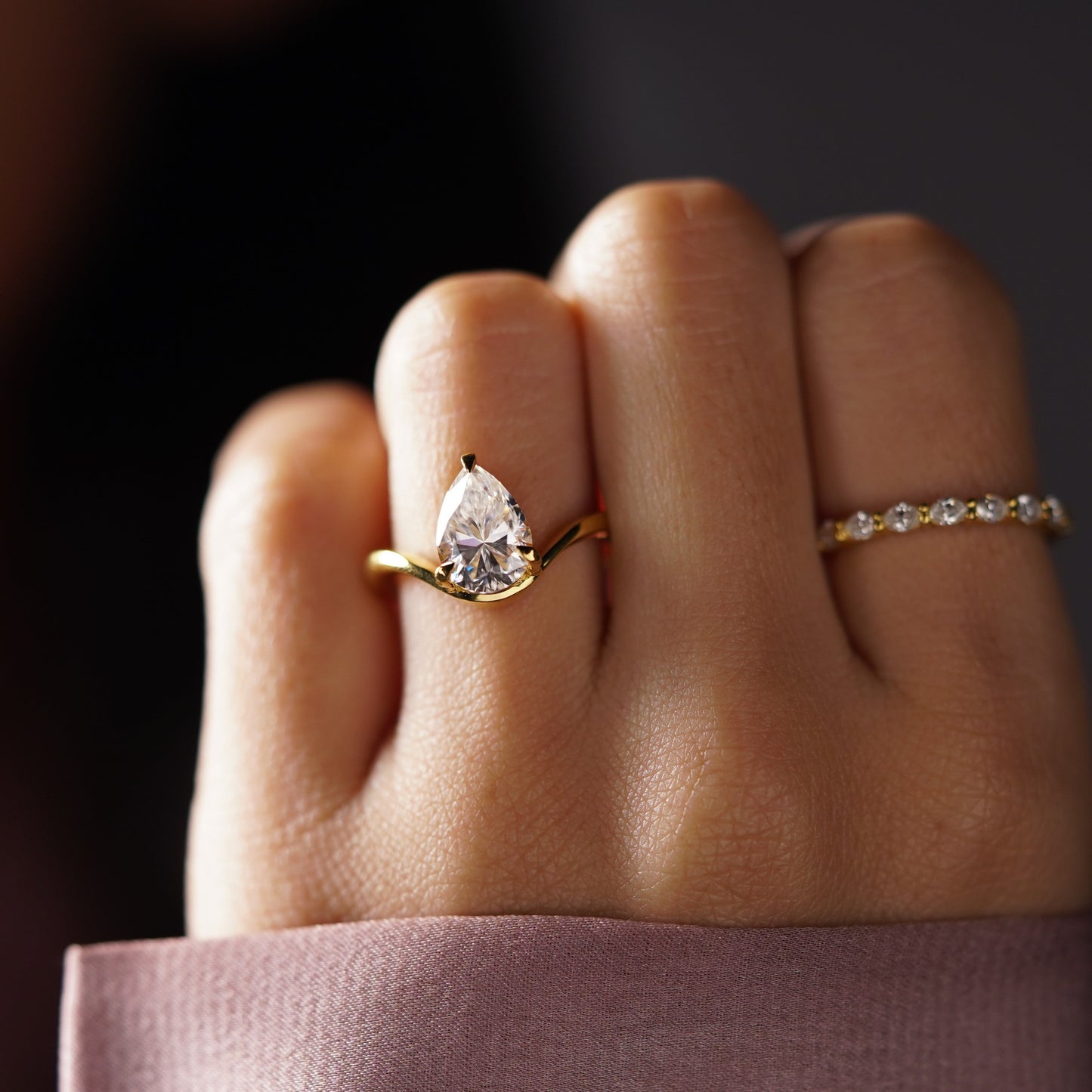 Pear Cut Curved Lab-Grown Diamond Engagement Ring