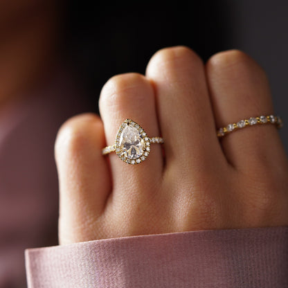 Pear Cut Halo & Pave Lab-Grown Diamond Engagement Ring