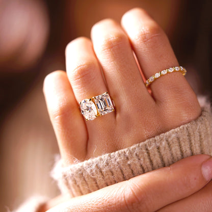 4.5 TCW Emerald & Oval Cut Toi Et Moi Lab-Grown Diamond Engagement Ring