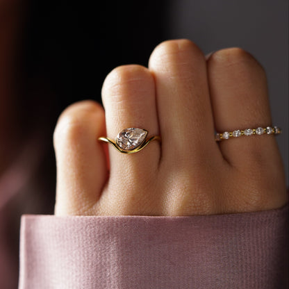 Pear Cut Curved Lab-Grown Diamond Engagement Ring