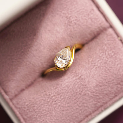 Pear Cut Half Bezel Waved Lab-Grown Diamond Engagement Ring