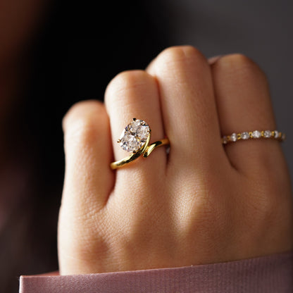 Oval Cut Solitaire Lab-Grown Diamond Engagement Ring