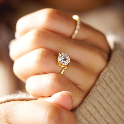 Round Cut Solitaire Lab-Grown Diamond Engagement Ring
