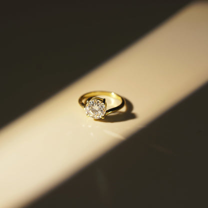 Round Cut Solitaire Lab-Grown Diamond Engagement Ring