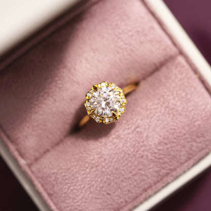 Round Cut Vintage Art Deco Lab-Grown Diamond Engagement Ring