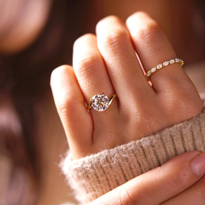 Round Cut Solitaire Lab-Grown Diamond Engagement Ring