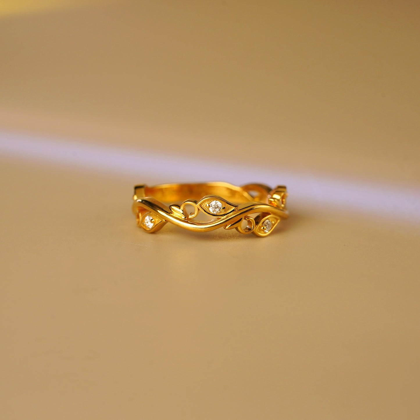 0.11 TCW Round Lab-Grown Diamond Twig Wedding Band