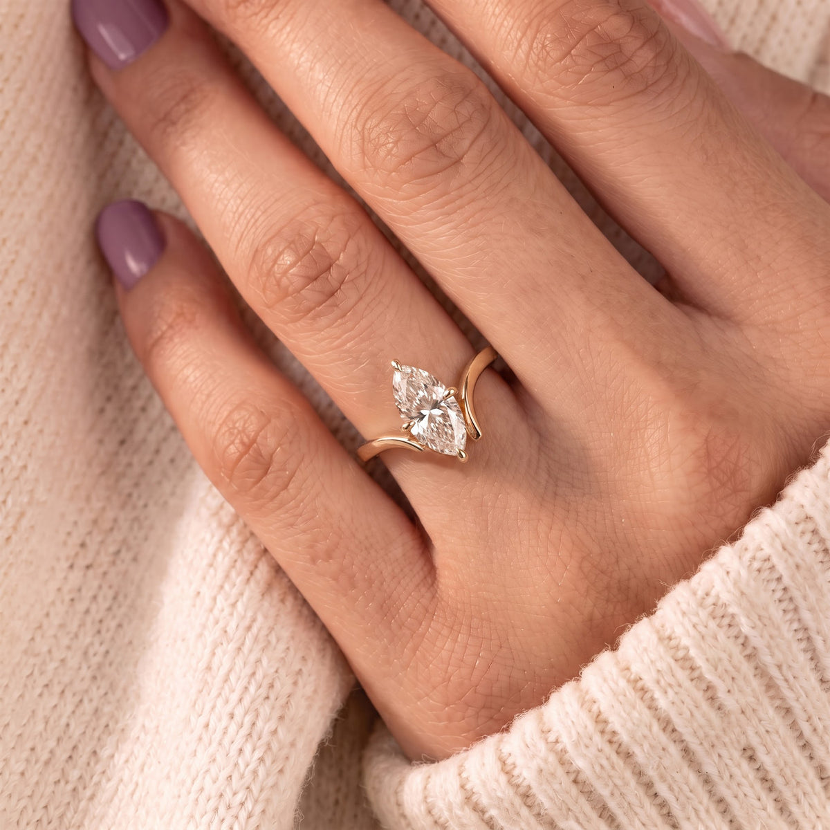 2 CT Marquise Cut Solitaire Lab-Grown Diamond Engagement Ring