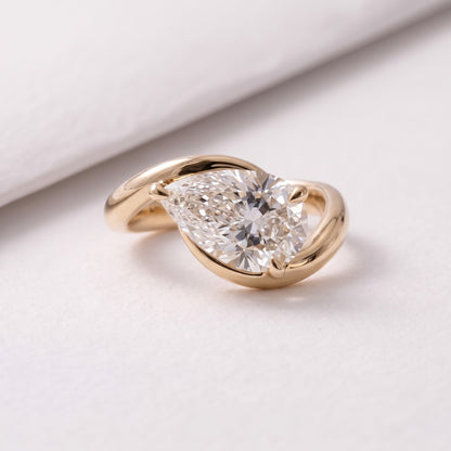 2.5 CT East West Oval Cut Solitaire Lab-Grown Diamond Engagement Ring