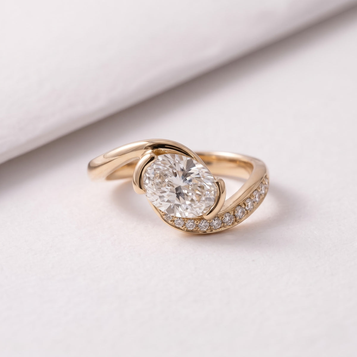 1 CT East West Oval Cut Semi Pave Lab-Grown Diamond Engagement Ring